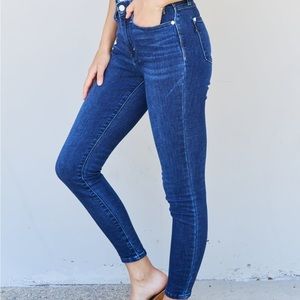 Judy Blue Marie Mid Rise Crinkle Ankle Detail Skinny Jeans . New with Tags